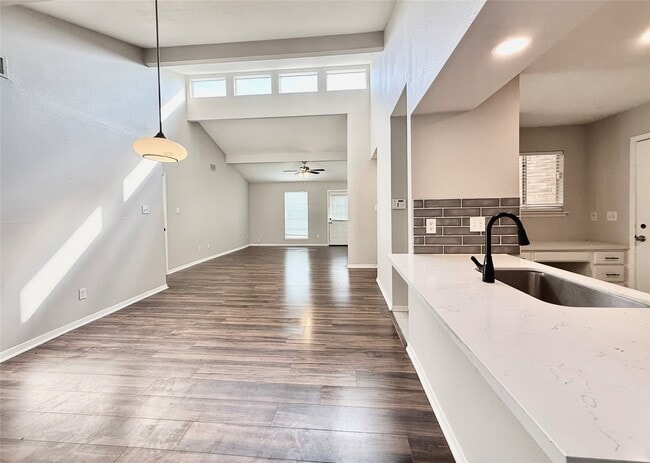 Building Photo - 4223 Amir St