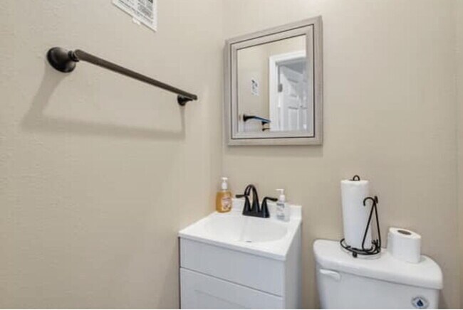 Building Photo - $250 Off Your Second Month's Rent + $250 Referral Bonus | Student-Friendly 3BR Home Minutes from ...
