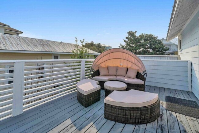 Building Photo - 61 Sunfish St