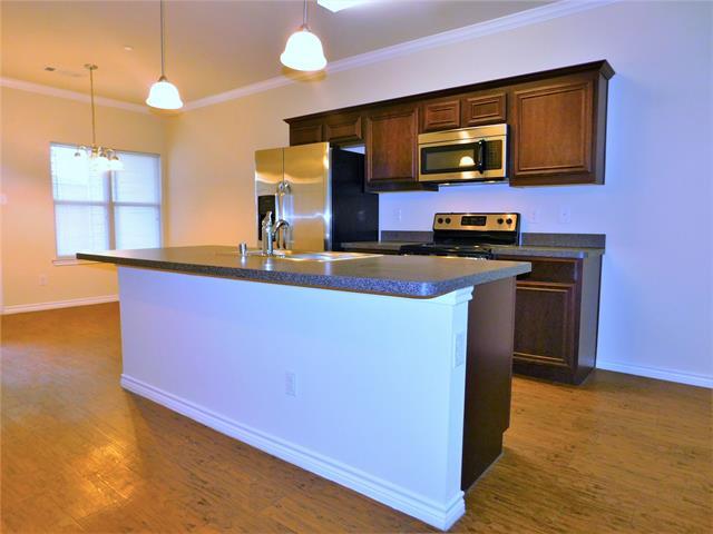 Building Photo - 5404 Dolores Pl