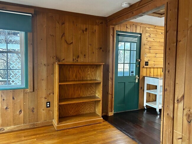 Building Photo - 6 Long Farm Terrace