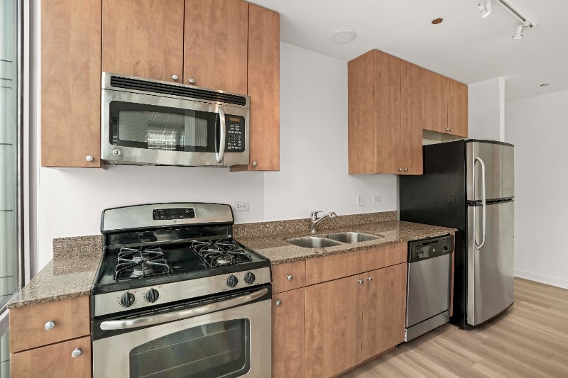 Building Photo - 567 S Dearborn St