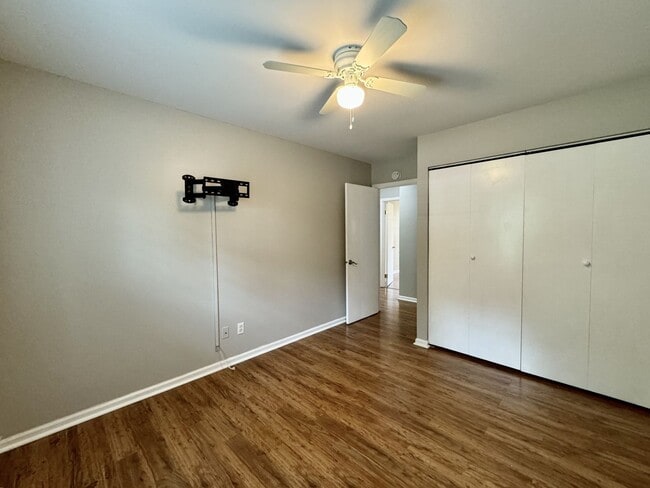 Building Photo - READY 05-15-25!! Ranch Home w/2-Car Garage...