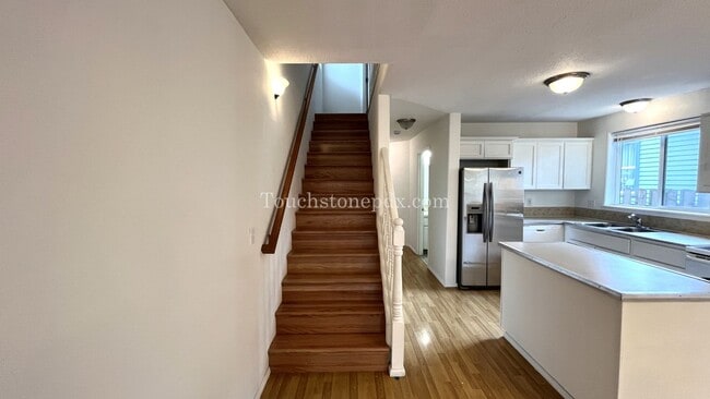 Building Photo - Bright, Spacious 3BR Home Near MAX – A/C, ...