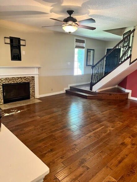 Building Photo - 10671 Champagne Rd