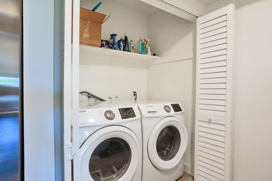 Laundry - 1724 Rotary Dr