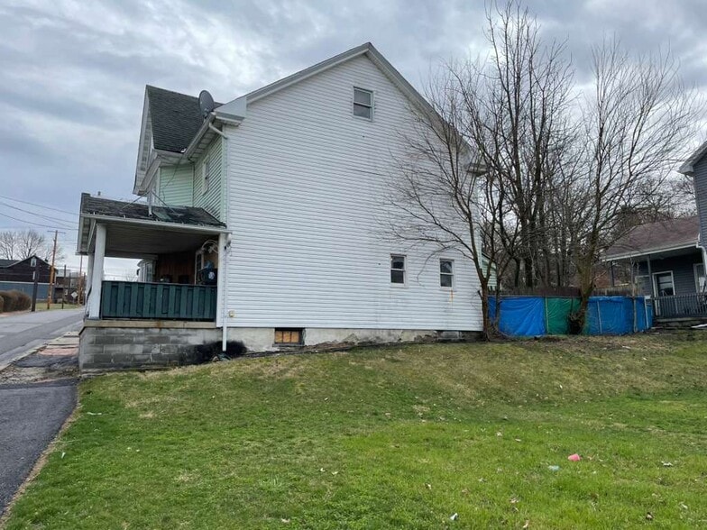 Building Photo - 315 10th St