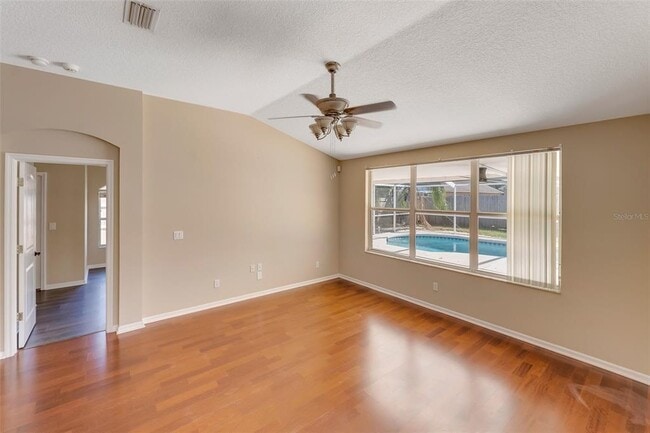 Building Photo - 1442 Lake Shore Ranch Dr