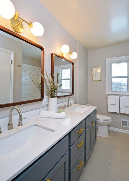 Building Photo - 5204 Grandview Ln