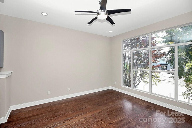 Building Photo - 2040 Atherton Heights Ln