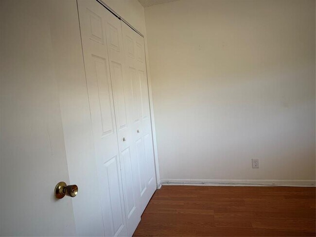 Building Photo - 10007 Winding Lake Rd