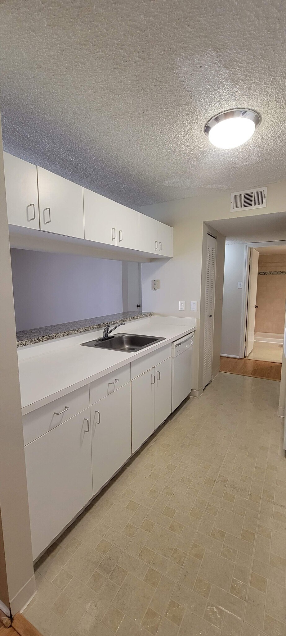 Kitchen area - 10450 SW 157th Ct