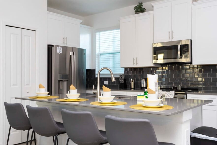 Building Photo - 4319 Scene Ln