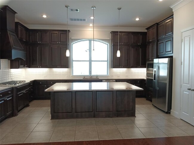 Building Photo - 3611 Somerset York Ln