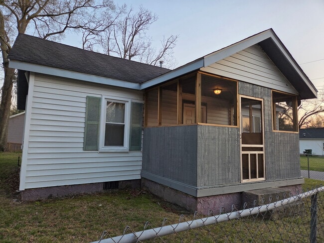 Building Photo - 133 W Washington St