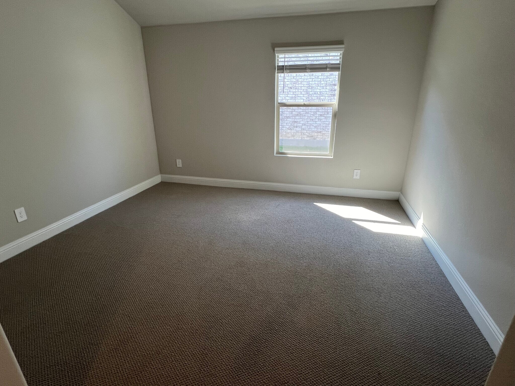 Building Photo - 1308 Sunbeam Cv