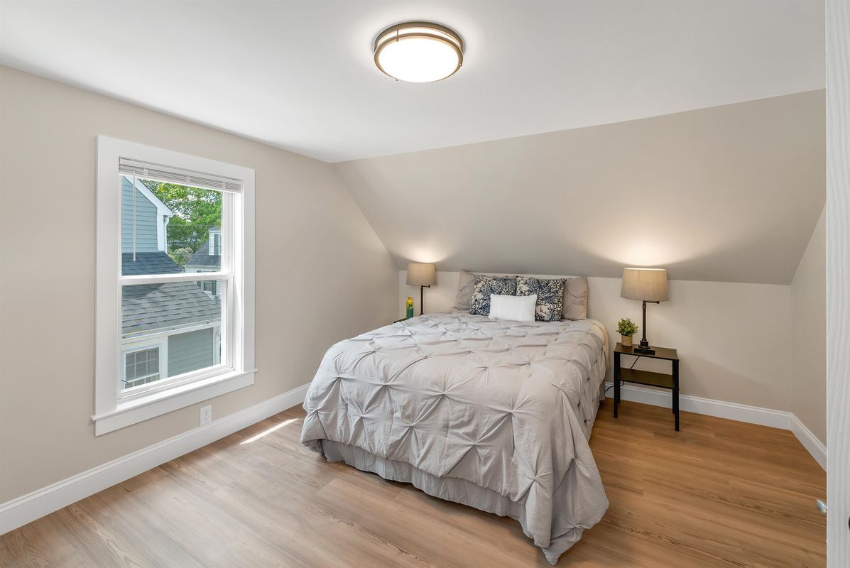 Building Photo - 3 Madison St