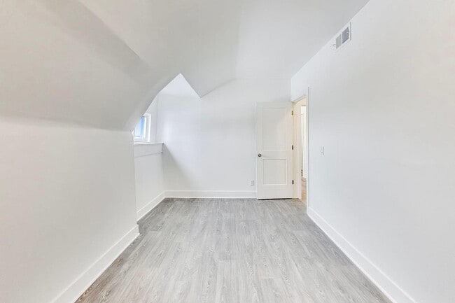 Building Photo - 1812 S Millard Ave