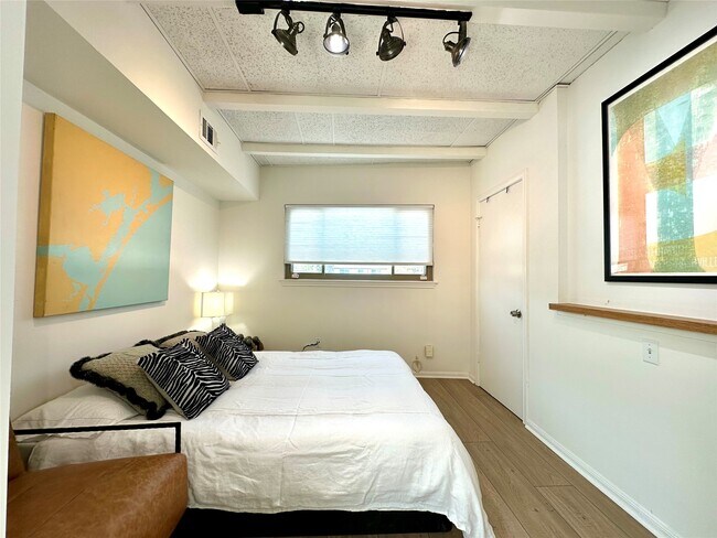 Building Photo - 4723 Aftonshire Dr