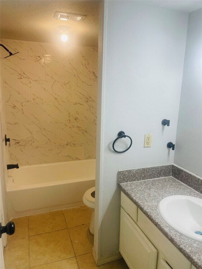 Building Photo - 12223 W Village Dr