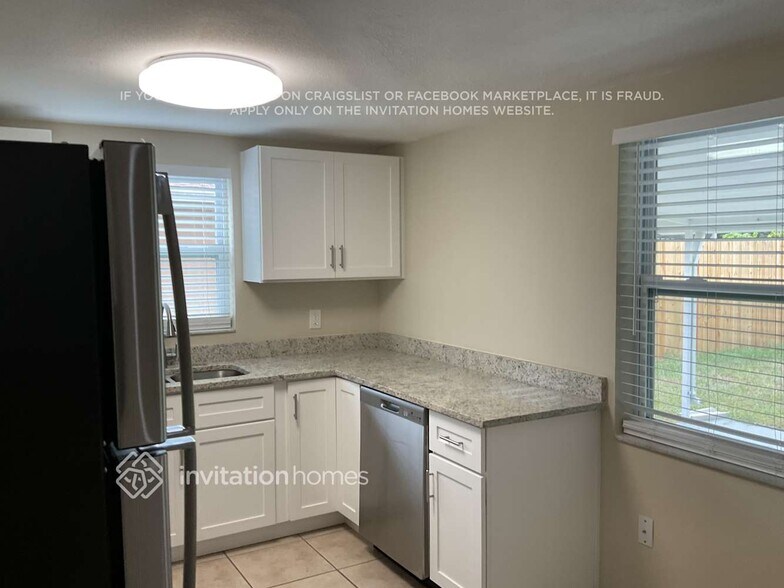 Building Photo - 1919 Dartmouth Dr