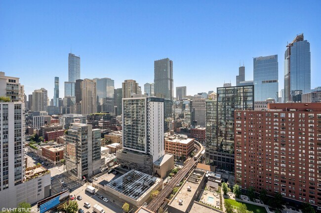Building Photo - 303 W Ohio St