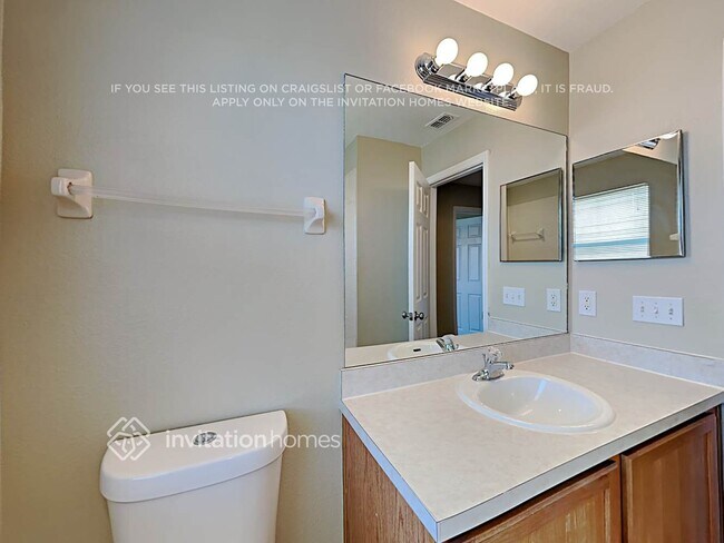 Building Photo - 142 Southampton Dr