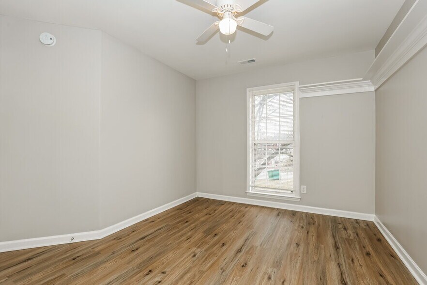 Building Photo - 139 Cedar Forest Dr