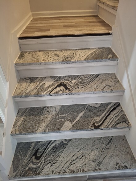 Stairs - 10961 Peppermill Ln
