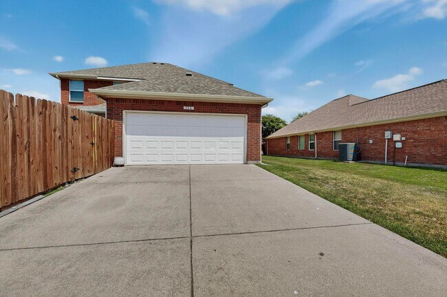 Building Photo - Great Home with Room To Grow in Southbrook!