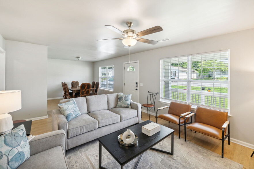 Building Photo - 226 Treutland Ave