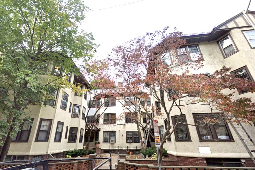 Building Photo - 9 Story St