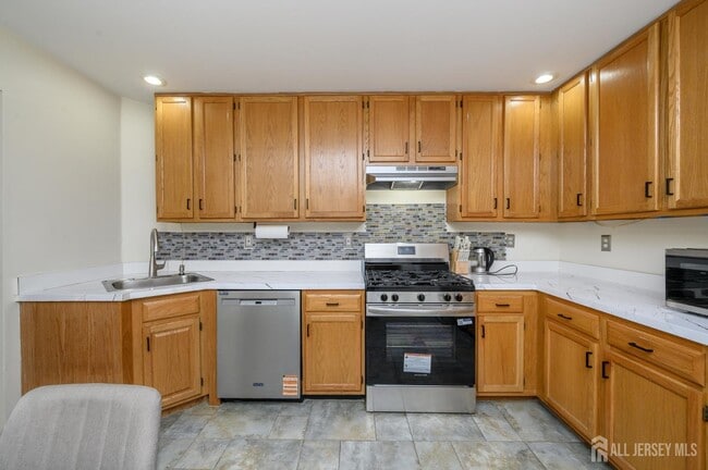 Building Photo - 4112 Birchwood Ct
