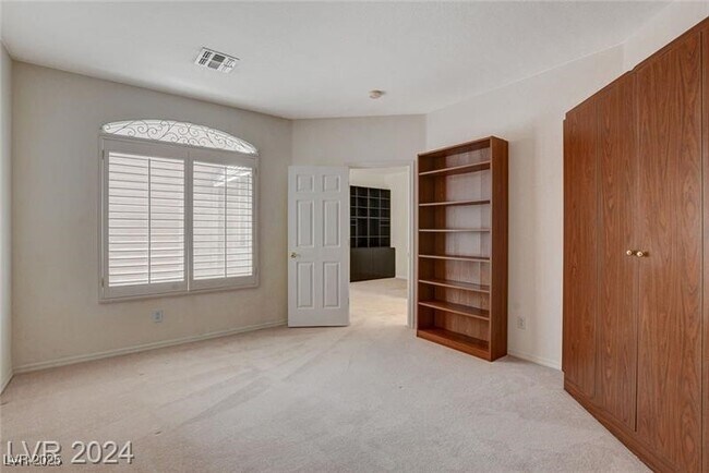 Building Photo - 9420 San Laguna Ct