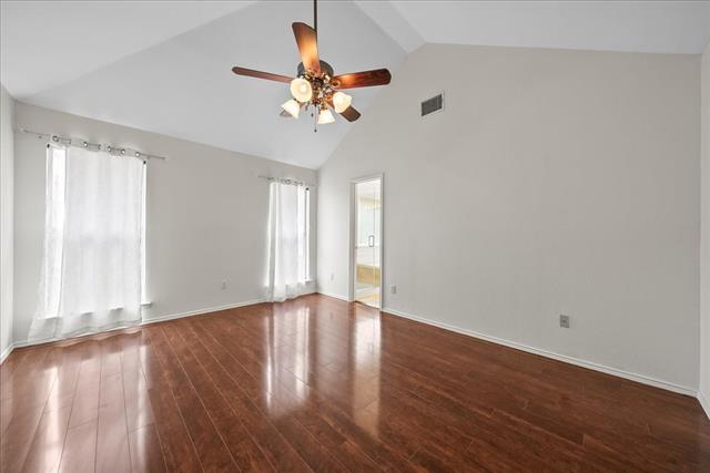 Building Photo - 566 Valley View Dr