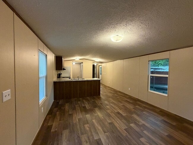 Building Photo - 1608 Golden Springs Rd