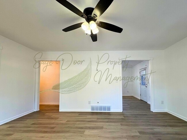 Building Photo - BEAUTIFULLY UPDATED 5 BED/ 3 BATH HOME WITH OVERSIZED GARAGE