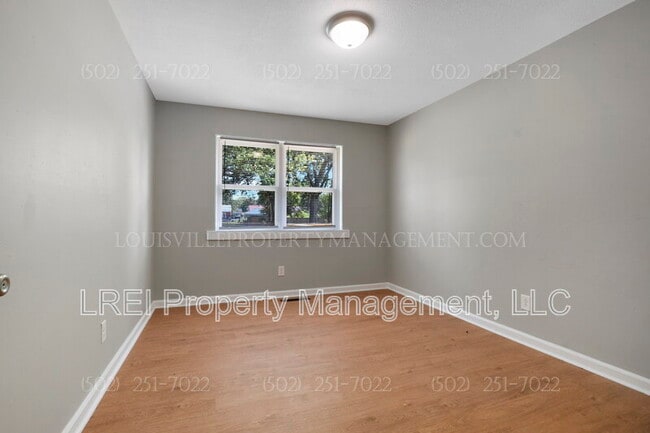 Building Photo - 1120 Loretta St