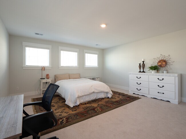 Building Photo - 3498 Habenaria Rd