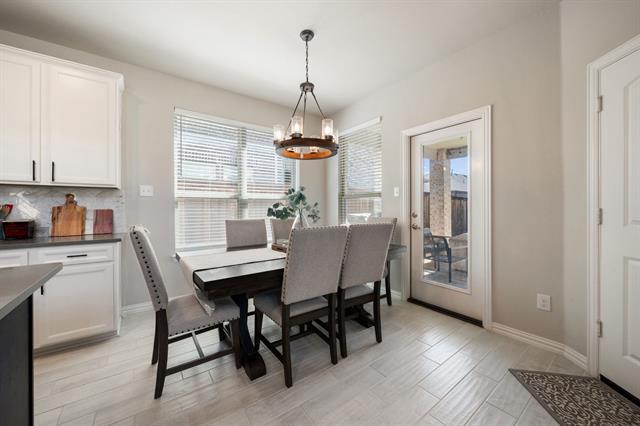 Building Photo - 2093 Almassera Dr
