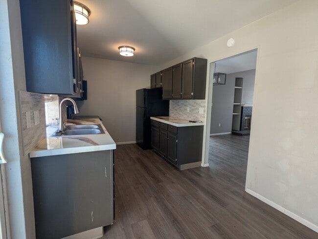 Building Photo - 1525 Hull St