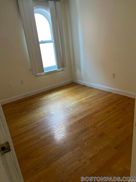 Building Photo - 90 Westland Ave