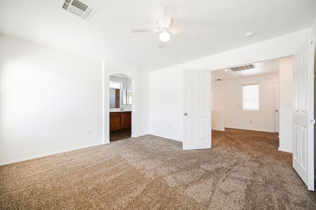 Building Photo - 3 Bedroom, 2.5 Bath Two-Story Home Located In The Charming Southwest Area!