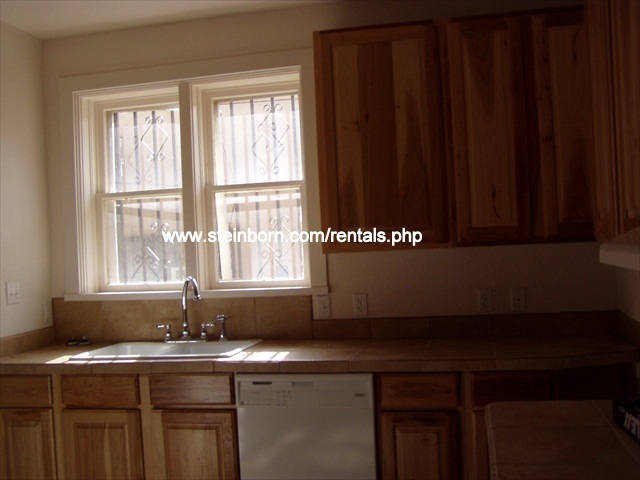 Building Photo - Nice Home in Historic Downtown with Shared...