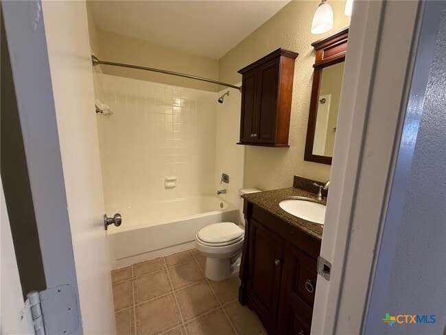 Building Photo - 758 Briarbend Dr