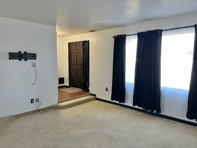 Building Photo - 658 E 250 N