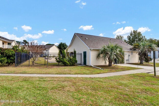 Building Photo - 4609 McClelland Dr