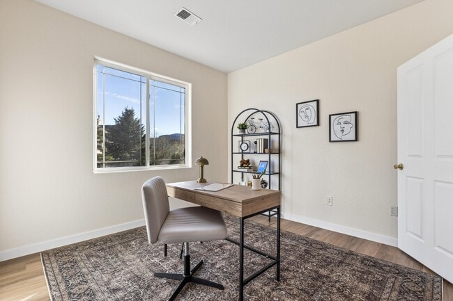 Building Photo - 8456 S Hoyt Way
