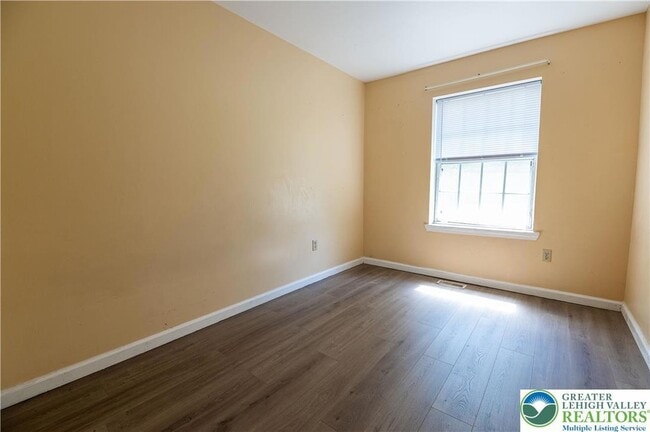 Building Photo - 109 Freedom Ct