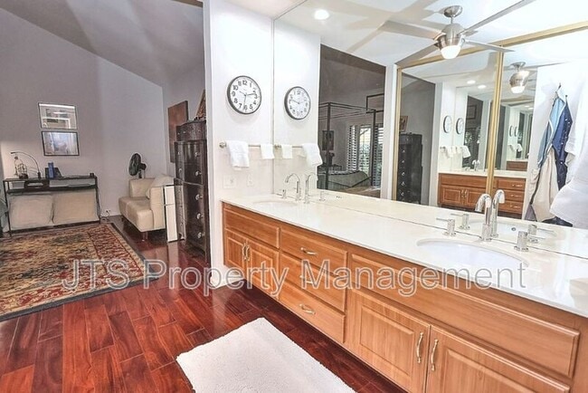 Building Photo - 2010 Promontory Point Ln